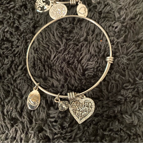 Footnotes Mother Daughter Friend and Believe In Your Dreams Charm Bracelets - Picture 5 of 10